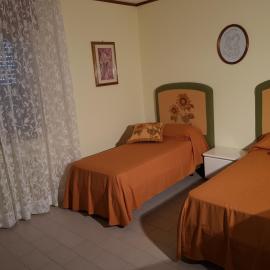 Top bedroom GOLFO - Le Lincelle, Lamezia - 2 extra large single beds, hotel a SantʼEufemia Lamezia
