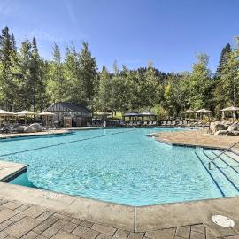 6 Mi to Lake Tahoe: Everline Resort Retreat!, hotel u gradu Olimpik Vali