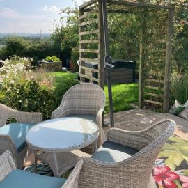 Lazy Days Cottage, Hotel in Barrowford