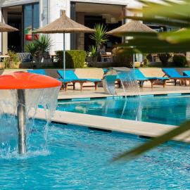 Kraal Hotel Vlore, hotel em Vlorë
