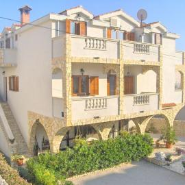 Apartments Villa Estella, hôtel à Srima