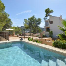 Private Pool with sea views in Port of Andratx, hotel i Andratx