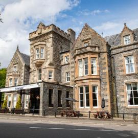 The Tarbet Hotel, hotel din Tarbet