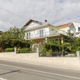 Apartments Bilo
