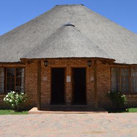 Jarina Guesthouse, hotel u gradu Wolmaranstad
