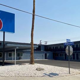 Motel 6 Ridgecrest, CA China Lake, hotel u gradu Ridžkrest