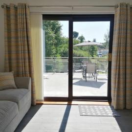 Cottage by the river in Cenarth with seasonal fishing and Wifi