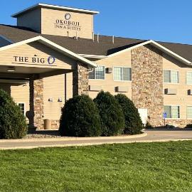 Okoboji Inn & Suites, hotel di Milford