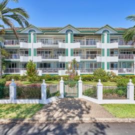 Costa Royale Beachfront Apartment
