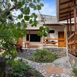La Peregrina Galapagos B&B, hotel en Puerto Ayora