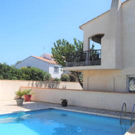 Appartement avec piscine et parking privé