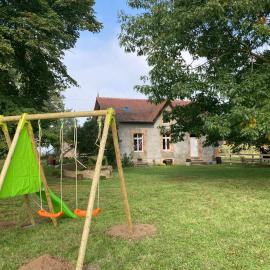Gîte de la Chaumière - Château de la Bouchatte, Hotel in Chazemais