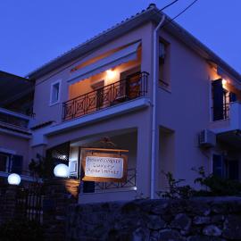 Koukounaries Apartments Limni, hotel en Limni