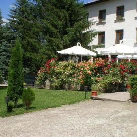 Hotel Perfect, hotel a Yamna