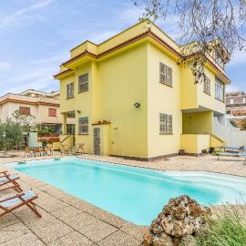 5 Bedroom Amazing Home In Torvaianica