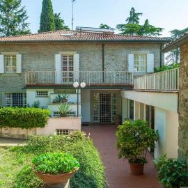 6 Bedroom Nice Home In Rimini