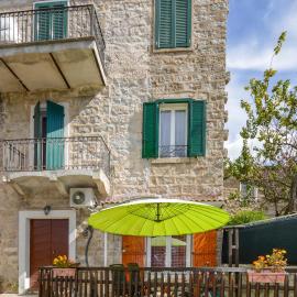 Beautiful Apartment In Zonza