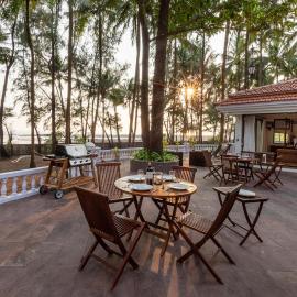 StayVista's Casa Del Mar - Nandgaon - 3BHK Pet-Friendly Beach-View Villa