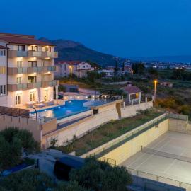 Beautiful Home In Mravince With Sauna