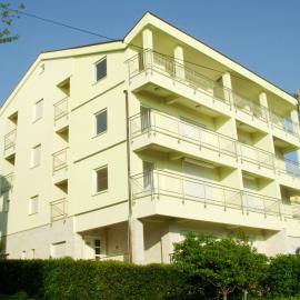 Apartments Petricevic, hotel sa Selce