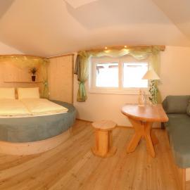 Bed & Breakfast Landhaus Strasser, hotelli Söllissä