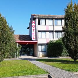 Résidence Hôtelière des Ondes – hotel w mieście Saint-Lys