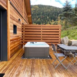 Les Chalets Perce Neige & Jacuzzi privatif, proximité Gerardmer & La Bresse, hotell i Rochesson