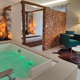 Suites JM - Le temps d'une Escale (Jacuzzi & Vue Mer), Hotel in Hyères