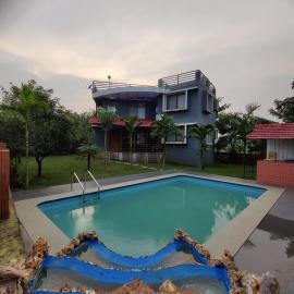 Karjat - 3 BHK Private Bungalow with Private Pool & Garden, hotel v mestu Karjat