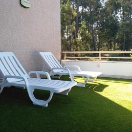 AZURARA BEACH large and sunny apartment, hotel in Árvore