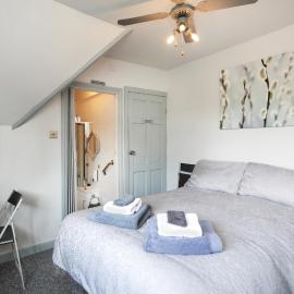 BED AT BOWBRIDGE Double Room