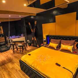 Viesnīca La loveroom bdsm grassoise "La chambre des désirs" Grasā