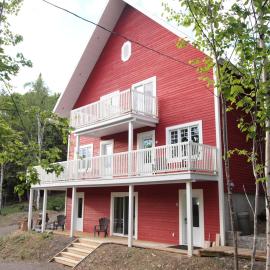 Chalet Rouge, hotel di New Richmond