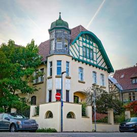 Traumhaft wohnen in Jugendstilvilla, hotel en Espira