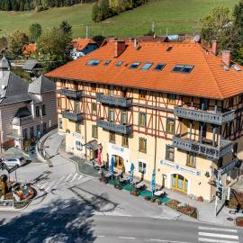 Hirschenhof Apartments, hotel v Spital am Semmering