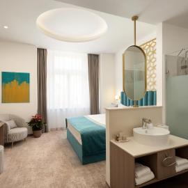 Mera Hotel