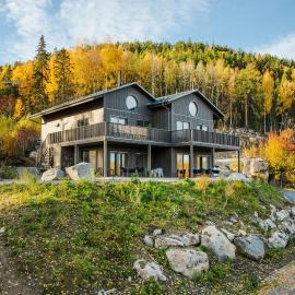Villabranten! Ski In - Ski Out, Bike In - Bike Out, hotel em Järvsö