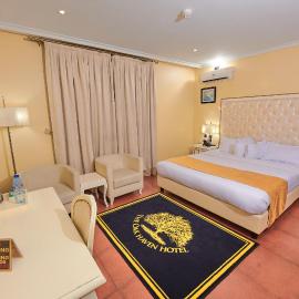 Oak Haven Hotel & Suites