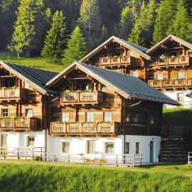 Chalet on Zettersfeld with Dolomites Views, khách sạn ở Obernussdorf
