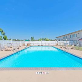Vineland में, होटल Ramada by Wyndham Vineland Millville Area