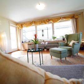 Ferienwohnung im Haus Lotus mit großem Balkon und Garten, hotel sa Bad Urach