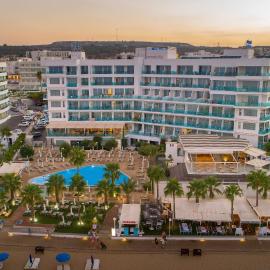 Vrissaki Beach Hotel, מלון בפרוטאראס