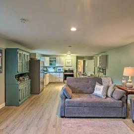 Newly Renovated Penn Yan Apartment < 1 Mi to Lake!、ペン・ヤンのホテル