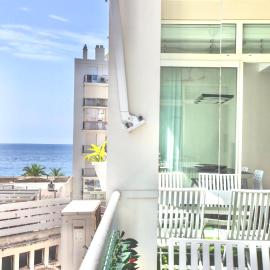 Luxurious 2 Bedrooms Apartment, 30 meter from beach