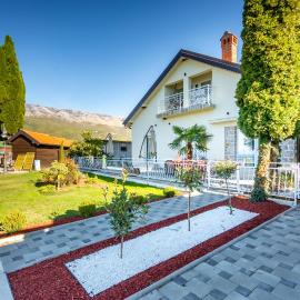 Risteski Apartments - St. Naum, hotel di Ohrid