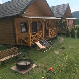 Domki Złota Rybka nad Jeziorem Solińskim jacuzzi, hotel v destinaci Zawóz