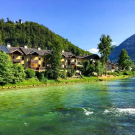 Haus Traun-Ufer - Riverside Townhouse, hotelli kohteessa Bad Ischl