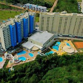 HOTEL GOLDEN DOLPHIN RESORT - FLAT no DÉCIMO ANDAR quarto com varanda