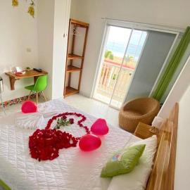 Whale House Hotel, hotel em Puerto López