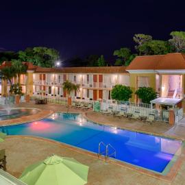 Quality Inn & Suites Conference Center, hotel en New Port Richey